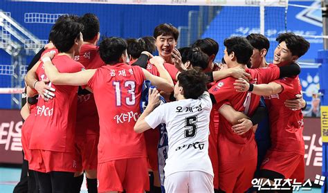 May 08, 2021 · 한일전 일본 응원하는 언더독 매국노면 개추 ㅋㅋ 18: '최고의 분위기' 한국전력, 1802일 만의 우리카드전 셧아웃 승리 ...