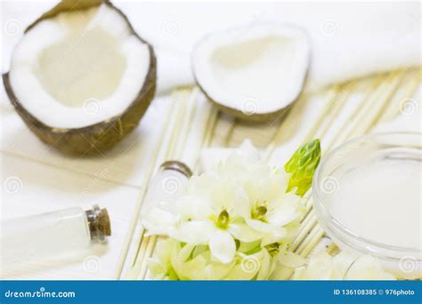 Coconut Spa Wellness Natural Skin Care Concept Stock Image Image Of Coco Bathroom 136108385