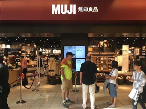 If you've always wanted to live in a muji store, this is for you. MUJI opens first Vancouver-area location at Metrotown • urbanYVR