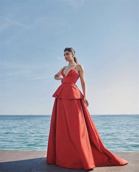 Cannes 2022 Deepika Padukone Flaunts Her Red Gown In Style