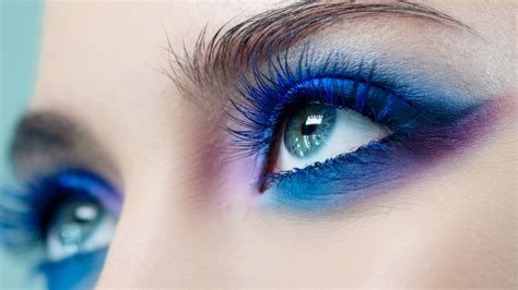 Dazzling Makeup Ideas To Use If Your Favorite Color Is Blue