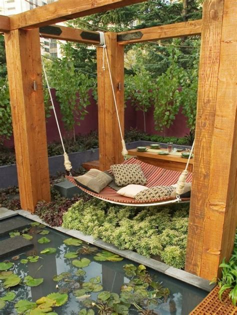 Mit einem hängebett werden sie sich wie im strandurlaub fühlen. Gartenschaukel zur Entspannung Pur! - Archzine.net