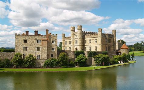 It is an administrative division of the united kingdom. Leeds Castle - England - World for Travel