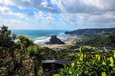 Piha Beach The Best Things To See And Do And How To Get There