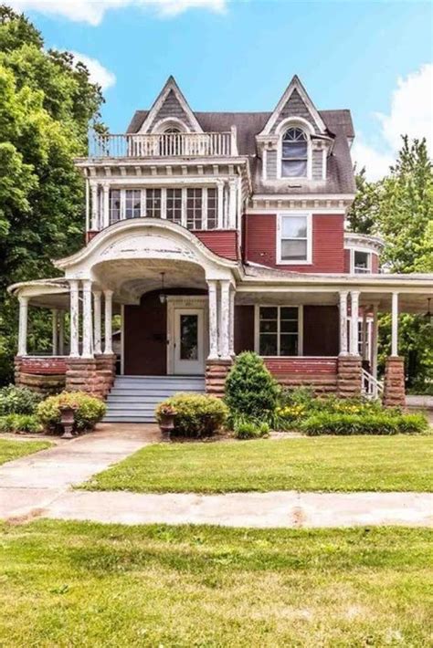 1890 Victorian For Sale In Wyoming Illinois — Captivating Houses