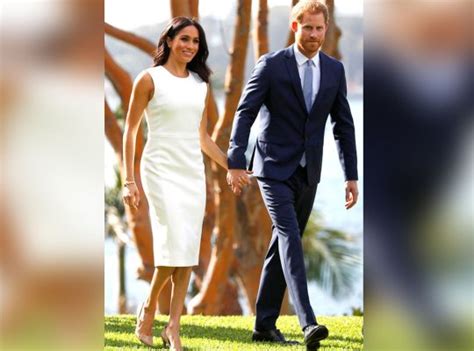 Michelle obama weighs in on. Pregnant Meghan Markle Shows Off Bump In Australia & Gets ...