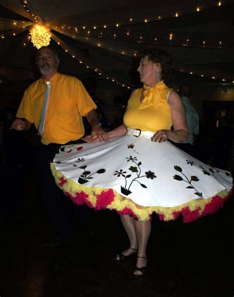 Love The Petticoat Blouse And Skirt Square Dance Outfit Square