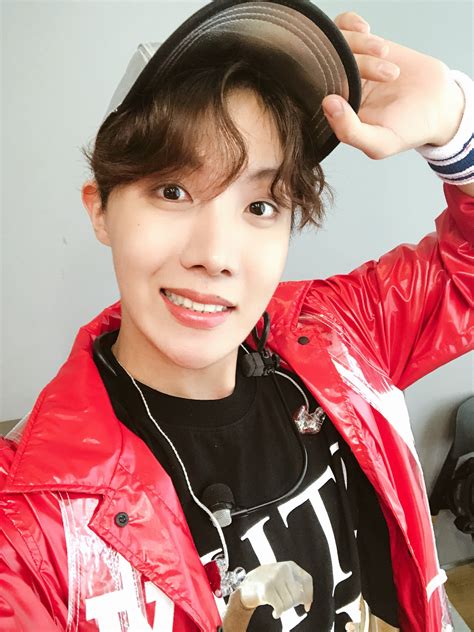 We just collect them and update them. 방탄소년단 on Twitter: "오늘도 감사합니당😍 #jhope…