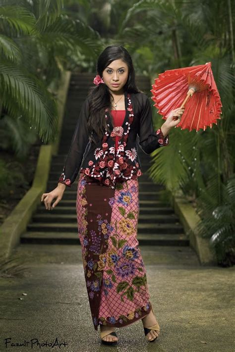 Malaysia Traditional Dresses Traditional Outfits Kebaya