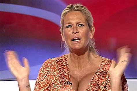 Pregnant Ulrika Looks Swell As She Gets A Burning Issue Off Her Chest Daily Mail Online