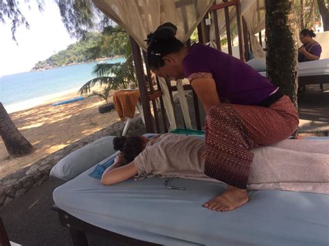 Massage Am Strand The Briza Beach Resort Khaolak Sunset Beach Holidaycheck Khao Lak