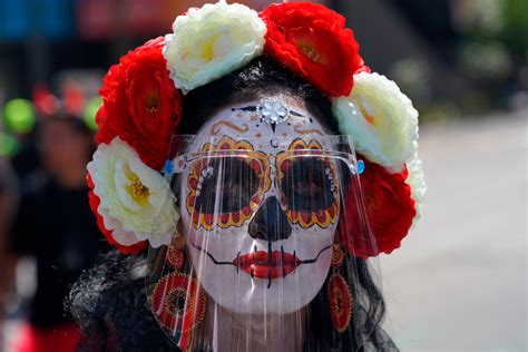 Mexico Celebrates Day Of The Dead After Pandemic Closures The Independent