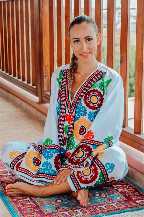 Tajikistan & its Traditional Clothing - La Elegantia