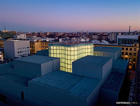 Al museo delle illusioni di. Fotografie e video aerei da drone sul MUDEC Museo delle ...