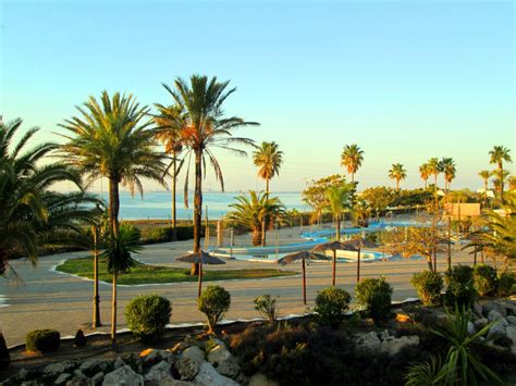 Haz tu reserva al precio m�s barato. Foto: Piscinas Bahía Sur - San Fernando (Cádiz), España