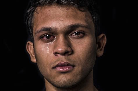 18 Photos Of Men Crying That Challenge Gender Norms