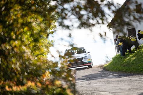 Za oponou rally pačejov, zákulisí závodu mistrovství české republiky v automobilových soutěžích Rally Pačejov: Aktuální výsledky a novinky - ŠKODA Motorsport