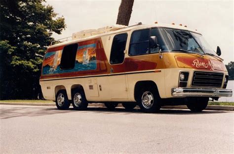 Vintage Motorhome Gmc Motorhome Vintage Rv Vintage Campers Trailers