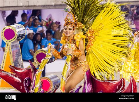 Der Karneval In Rio De Janeiro Karneval Ist Ein Festival In