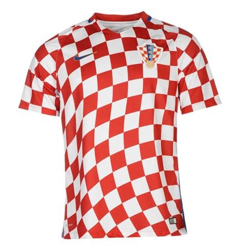 La nazionale è nata nel 1990 dopo l'indipendenza dalla jugoslavia, ma la federazione fu affiliata alla fifa solo due. Acquista Maglia Croazia calcio 2016-2017 Home Originale