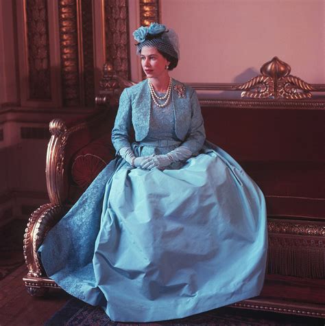 The queen's glamorous younger sister princess margaret died on this day in 2002, aged 71. Royal Family Around the World: As Queen Elizabeth II ...