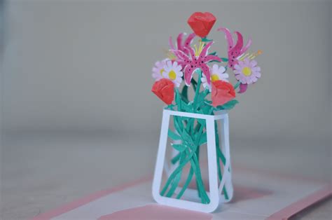 Find pop up mothers day cards. Mother's Day Pop Up Card: Flower Bouquet Tutorial ...