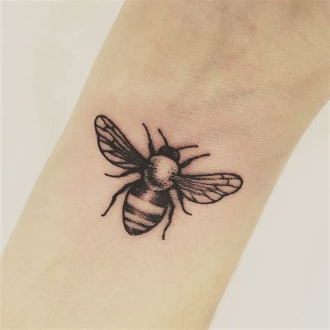 My Bee Art For The Body ♡ Bee Tattoo Tattoos Elbow Tattoos
