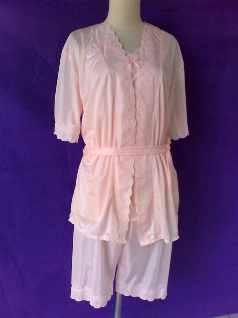 Toko Baju Tidur: Katalog 1 : Baju Tidur Satin Kimono