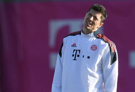 Robert Lewandowski Bayern Angry As Barcelona Makes Offer Mysportdab