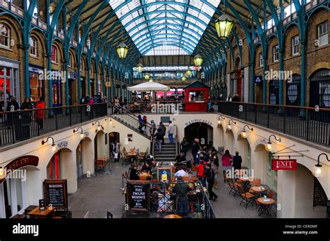Shops In Covent Garden Hi Res Stock Photography And Images Alamy