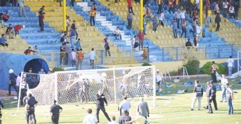 Yeni malatyaspor yönetimi, malatyalı futbolseverlerin yapımını büyük bir sabırsızlıkla beklediği malatya arena stadı'nda incelemelerde bulundu. Yeni Malatyaspor Taraftarı Stadı Savaş Alanına Çevirdi - Spor