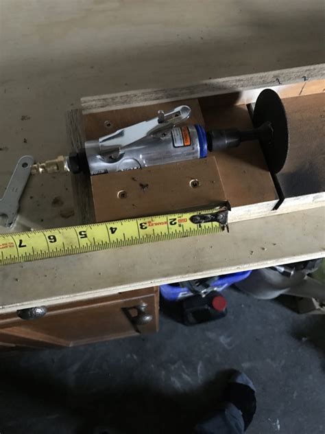 The key to rounding the shafts off is a dowel. diy arrow saw - DIY Reviews & Ideas