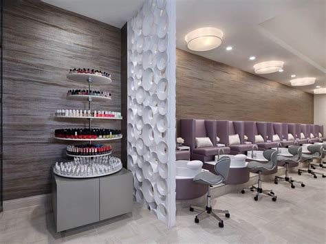How To Decorate An Attractive Nail Store