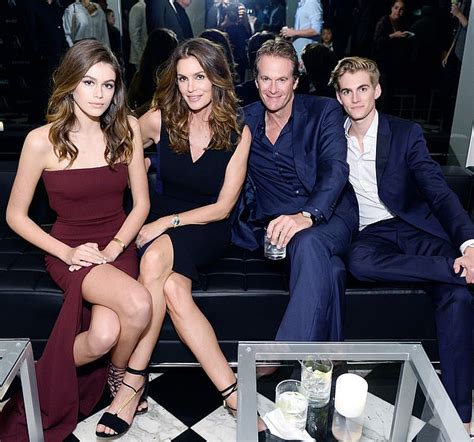 Cindy Crawford And Rande Gerber Are Seeking A Therapists Help With
