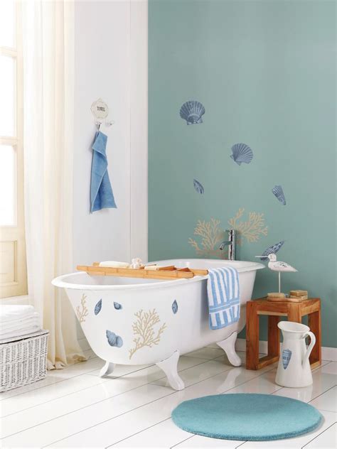 Smart small bathroom ideas can be hard to come by. 25 Beach Style Bathroom Design Ideas - Decoration Love