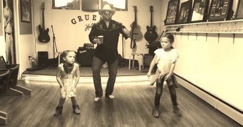 daddy and twin daughters strut their stuff in newest internet dance challenge madly odd