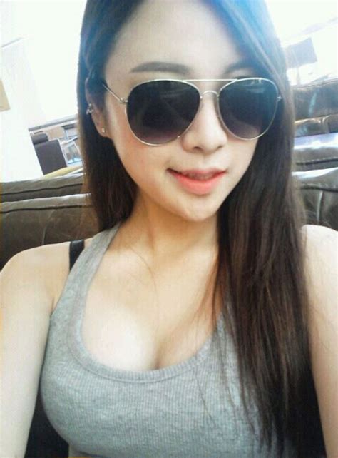 Selfies asiáticos aficionados Chicas desnudas y sus coños