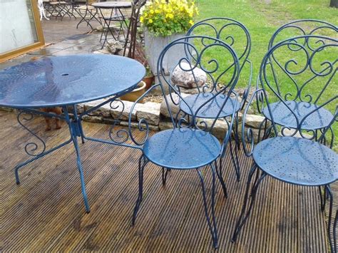 Dollhouse miniature outdoor table and chair set for mini living room decor. .VINTAGE ROUND FRENCH METAL GARDEN TABLE AND 4 ARMCHAIRS ...