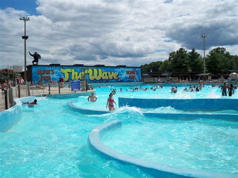 Huge artificial wave pool that in dangerous. Wave pool - Picture of Noah's Ark Water Park, Wisconsin ...