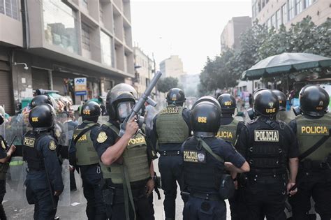 Perú Se Intensifica La Represión Policial Y Cifra De Asesinados Sube A