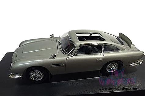 James Bonds Goldfinger Aston Martin Db5 Hard Top Cmc95 118 Scale