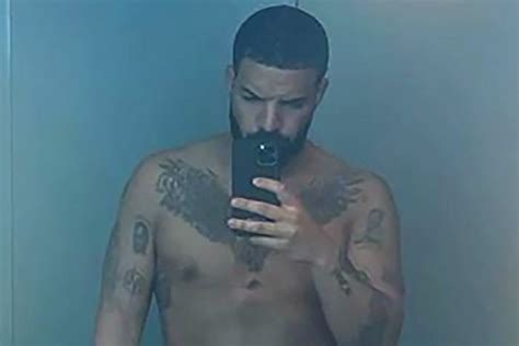 Drake Flaunts Buff Body In Shirtless Selfie