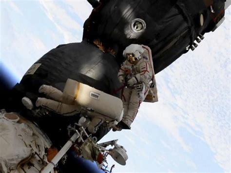 Spacewalkers Succeed In Finding Mystery Hole In Capsule Shropshire Star
