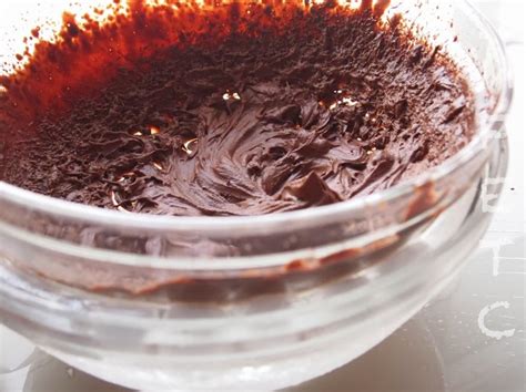 Agrega la grenetina a la mezcla de crema y cocoa y bate 8. Mousse de chocolate fácil en 5 minutos - Paperblog