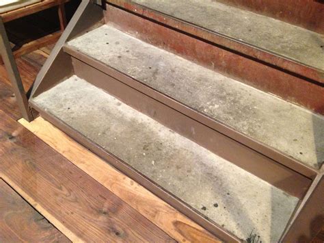 Basic concrete in pan stair 계단