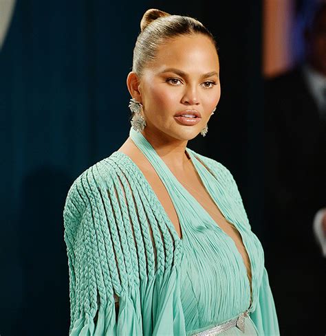Chrissy Teigen Apologizes For Courtney Stodden Tweets Hollywood Life