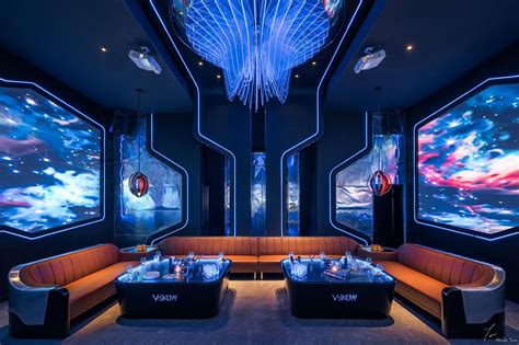 西安v·show粉巷店 On Behance Nightclub Design Karaoke Room Tv Set Design