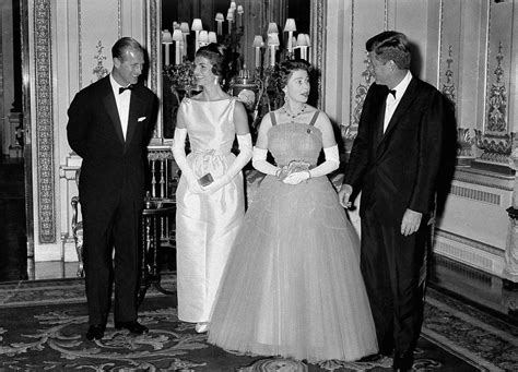 Behind Queen Elizabeths Meeting With Jfk And Jackie Kennedy To Be Featured On The Crown
