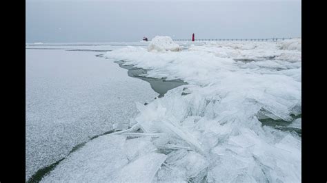 Timelapse Shows Ice Shards Forming Along Lake Michigan Shoreline