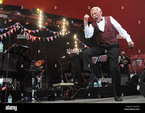 sir bruce forsyth performing on the avalon stage at the glastonbury 2013 festival at worthy farm